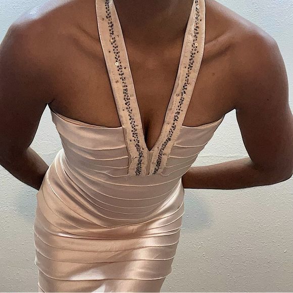 BCBGMAXAZRIA Women’s Halter Strapless Dress Champagne Cream Tiered Stretch - Picture 2 of 8